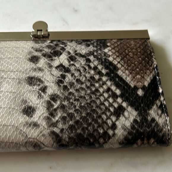 New Mundi Bar Harbor faux snake skin wallet clutch - Picture 2 of 4